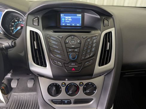Used 2014 Ford Focus SE w/ Equipment Group 201A FWD image 26