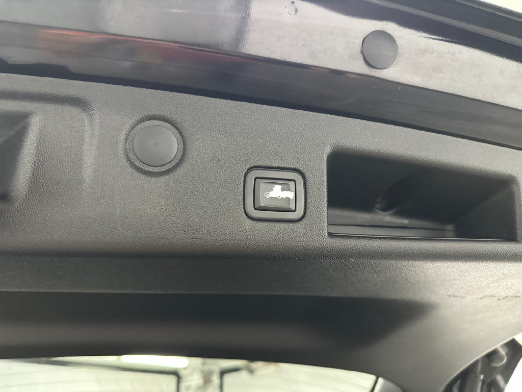 Used 2021 Chevrolet Equinox Premier FWD image 21
