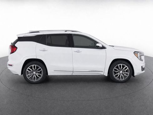 Used 2024 GMC Terrain Denali w/ Denali Premium Package AWD/4WD image 29