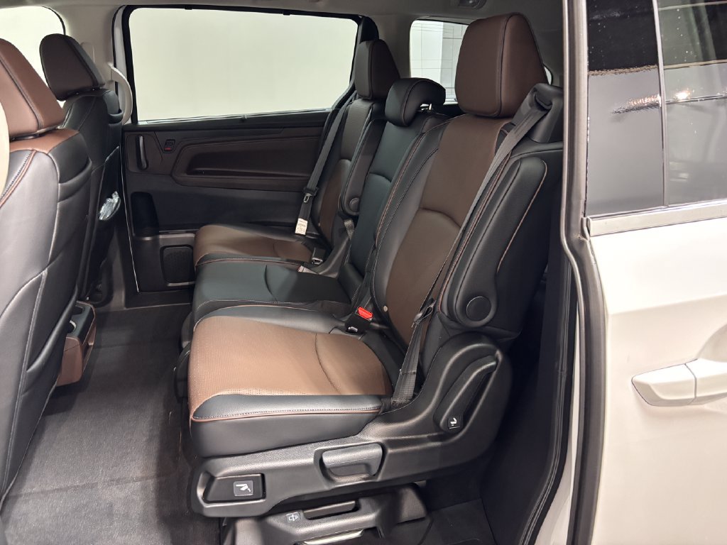 New 2027 Honda Odyssey Elite image 17