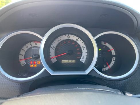 Used 2012 Toyota Tacoma 4x4 Access Cab image 10