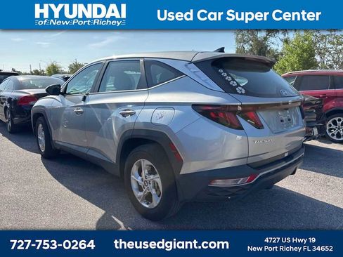 Used 2024 Hyundai Tucson SE image 2
