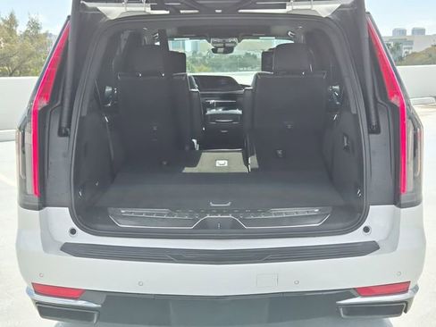 Used 2021 Cadillac Escalade Sport w/ LPO, Illumination Package image 11