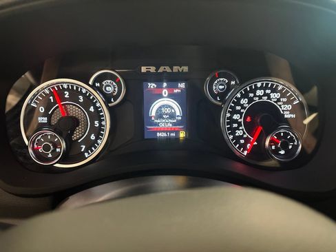 Used 2024 RAM 2500 Tradesman w/ Chrome Appearance Group AWD/4WD image 11