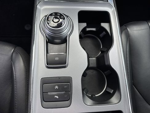 Used 2021 Ford Edge Titanium image 32
