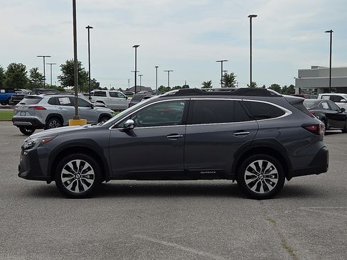 Used 2024 Subaru Outback Touring XT AWD/4WD image 3