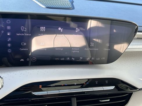 New 2026 Buick Enclave Avenir w/ Super Cruise Package image 24