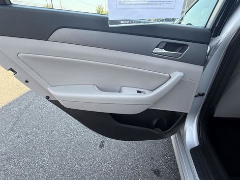 Used 2018 Hyundai Sonata SEL w/ Tech Package 02 FWD image 17