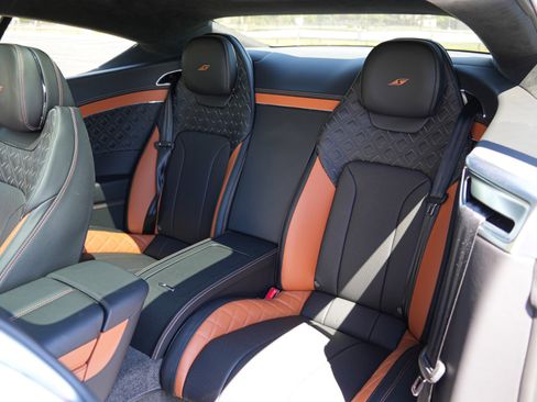 Used 2023 Bentley Continental GT V8 AWD/4WD image 18