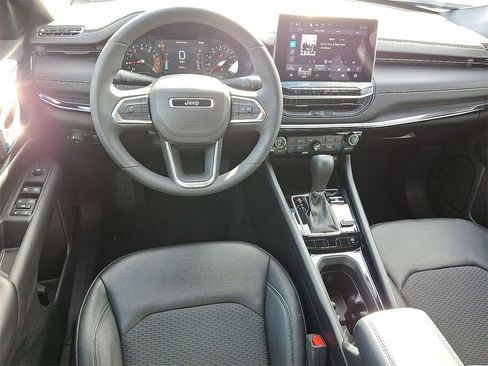 Used 2024 Jeep Compass Latitude w/ Convenience Group image 2