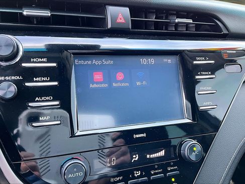 Used 2020 Toyota Camry SE FWD image 23