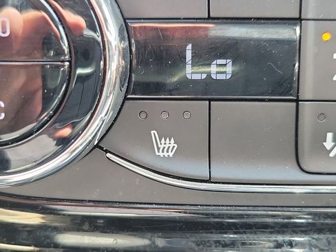 Used 2025 Chevrolet Trax LT w/ LT Convenience Package FWD image 32