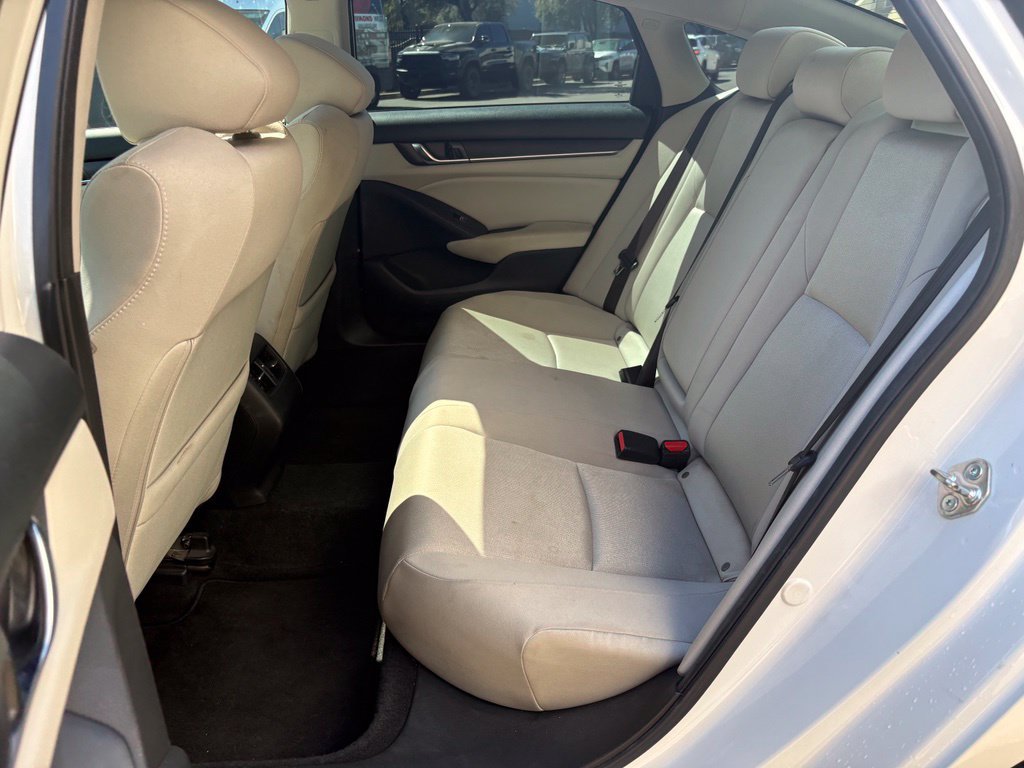Used 2018 Honda Accord EX image 10