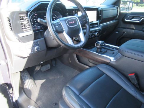Used 2024 GMC Sierra 1500 SLT w/ SLT Premium Plus Package AWD/4WD image 17