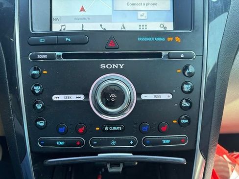 Used 2018 Ford Explorer Limited w/ Ford Safe & Smart Package AWD/4WD image 15