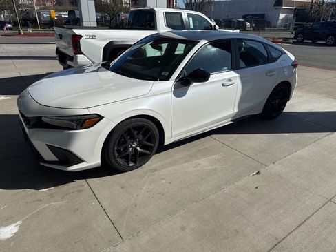 Used 2024 Honda Civic Sport image 3
