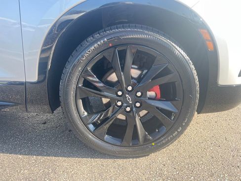 Used 2019 Chevrolet Blazer RS w/ Sun and Wheels Package image 7