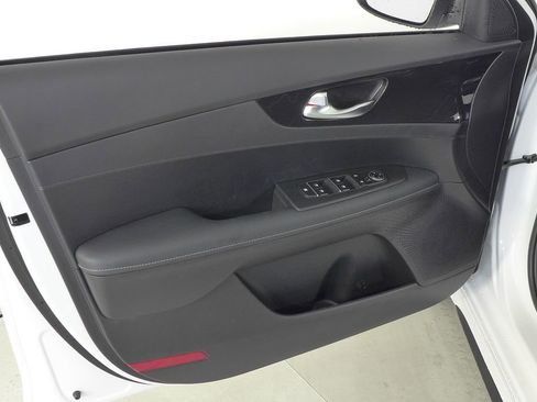 Used 2024 Kia Forte GT-Line image 11