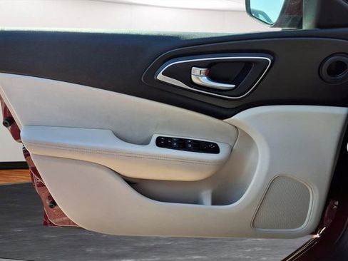 Used 2015 Chrysler 200 LX FWD image 16
