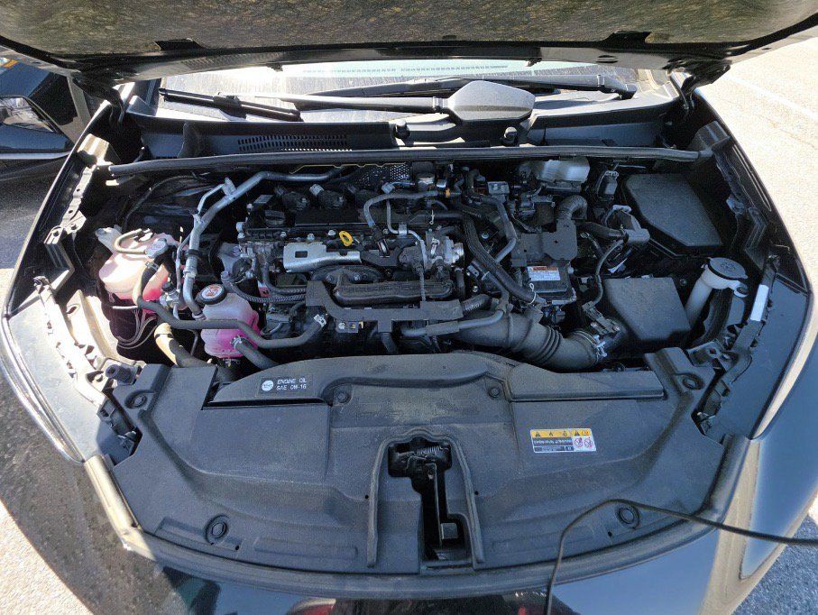 Used 2025 Toyota Prius LE FWD image 15