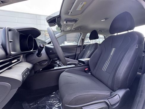 Used 2023 Hyundai Elantra SEL FWD image 3