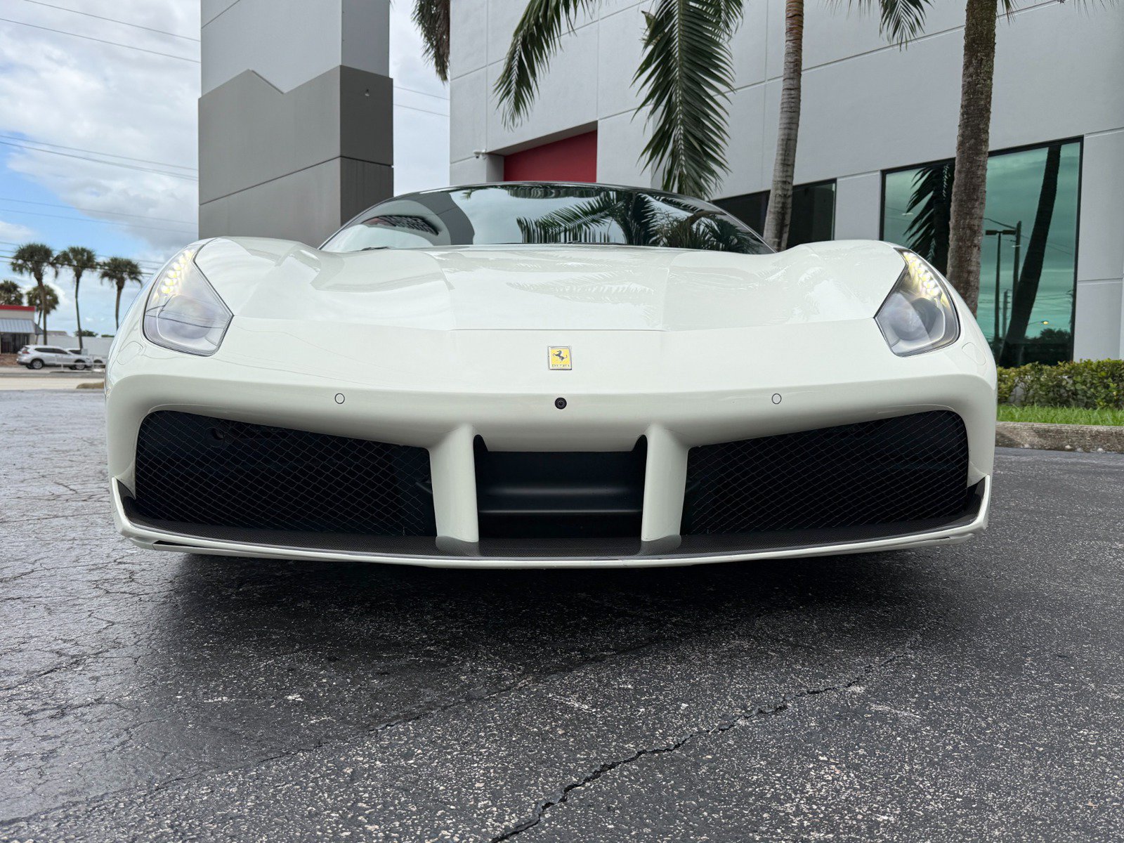 Used 2016 Ferrari 488 GTB RWD image 10