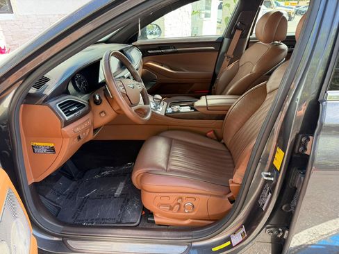 Used 2020 Genesis G90 3.3T Premium image 20