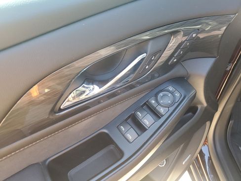 Certified 2023 Chevrolet Traverse High Country image 31