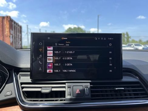 Used 2023 Audi Q5 2.0T Premium w/ Convenience Package AWD/4WD image 21