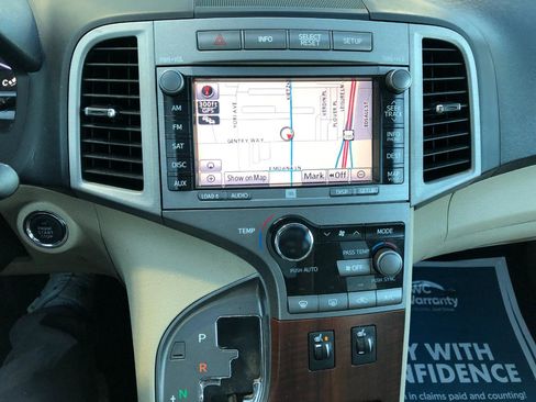 Used 2011 Toyota Venza AWD V6 w/ Premium Pkg #2 image 19