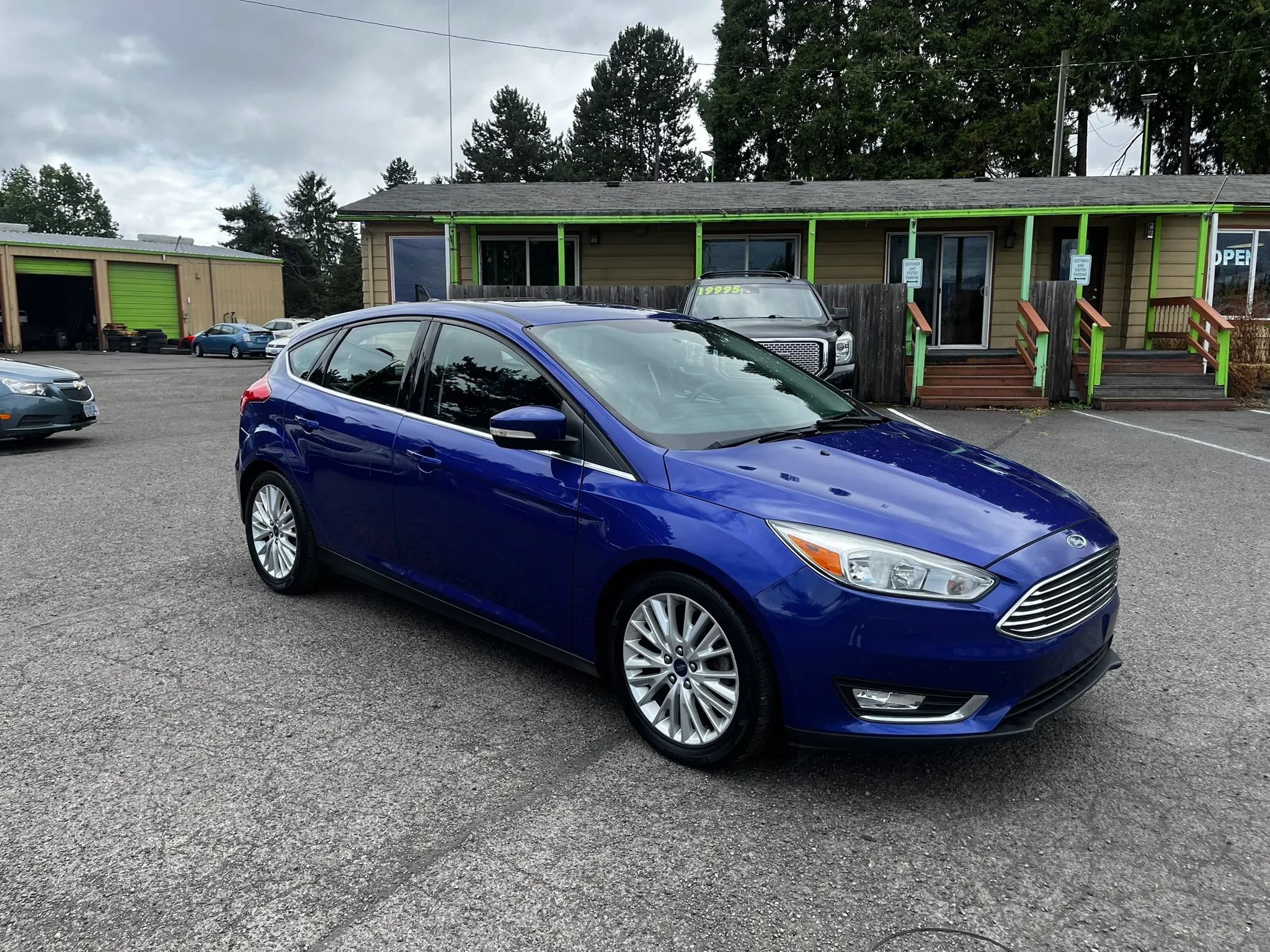 Used 2015 Ford Focus Titanium w/ Titanium Cold Weather Package FWD image 1