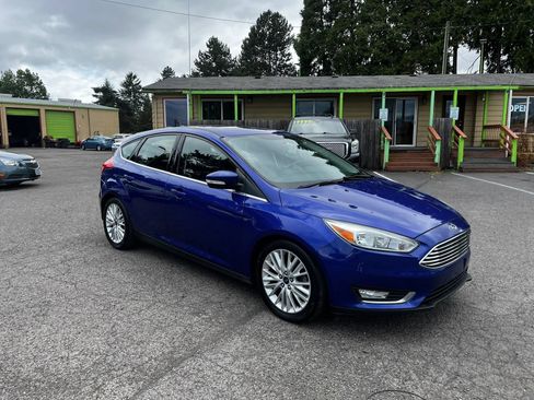 Used 2015 Ford Focus Titanium w/ Titanium Cold Weather Package FWD image 1
