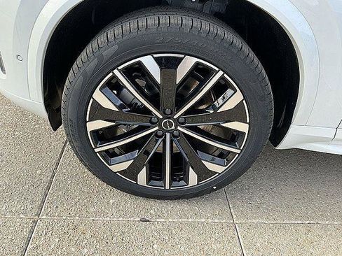 New 2026 Volvo XC90 T8 Ultra w/ Protection Package AWD/4WD image 12