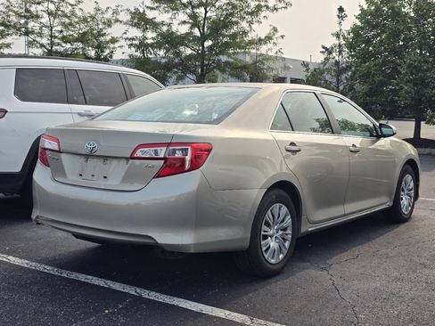 Used 2014 Toyota Camry LE FWD image 7