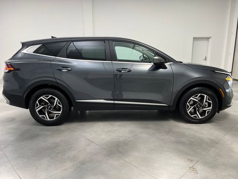 Used 2024 Kia Sportage LX image 8