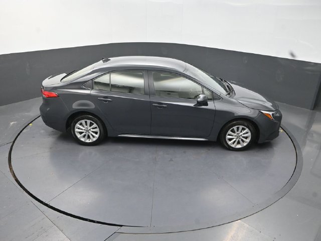 Used 2026 Toyota Corolla LE w/ LE Premium Package FWD image 30