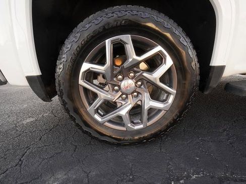 Used 2025 GMC Sierra 1500 SLT w/ SLT Premium Plus Package image 42