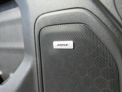 Used 2019 Chevrolet Silverado 1500 High Country w/ Technology Package image 32