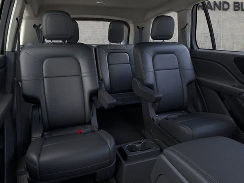 New 2026 Lincoln Aviator AWD w/ Jet Appearance Package image 4