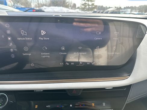 Certified 2025 Buick Envision Avenir image 16