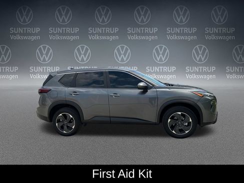 Used 2025 Nissan Rogue SV AWD/4WD image 7