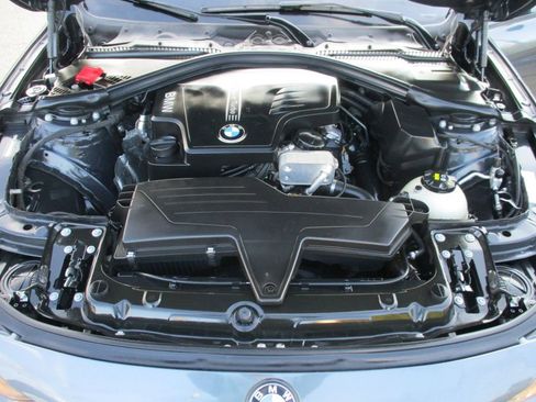 Used 2015 BMW 320i Sedan image 18