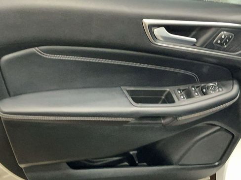 Certified 2022 Ford Edge Titanium w/ Class II Trailer Tow Package image 9