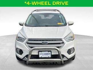 Used 2018 Ford Escape Titanium video 3