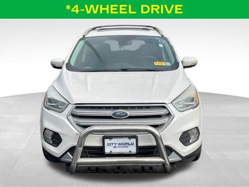 Used 2018 Ford Escape Titanium image 3