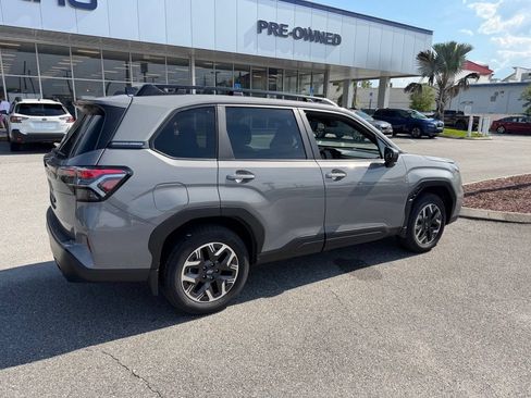 Used 2026 Subaru Forester Premium AWD/4WD image 3