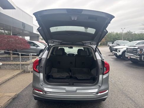 Used 2024 GMC Terrain Denali w/ Denali Premium Package AWD/4WD image 29