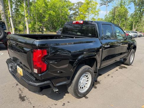Used 2023 Chevrolet Colorado W/T RWD image 4