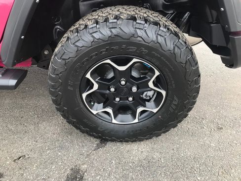 Used 2022 Jeep Wrangler Unlimited Rubicon 4xe w/ Cold Weather Group AWD/4WD image 45