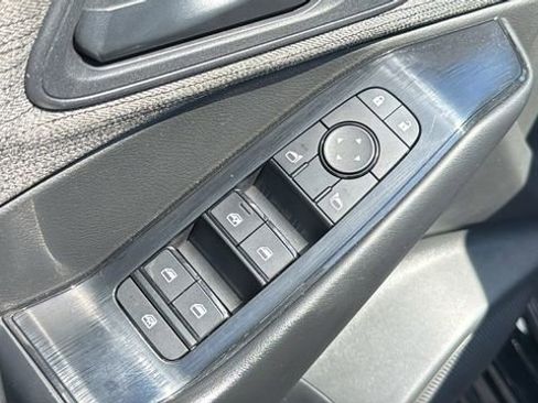 Used 2023 Nissan Rogue S image 17